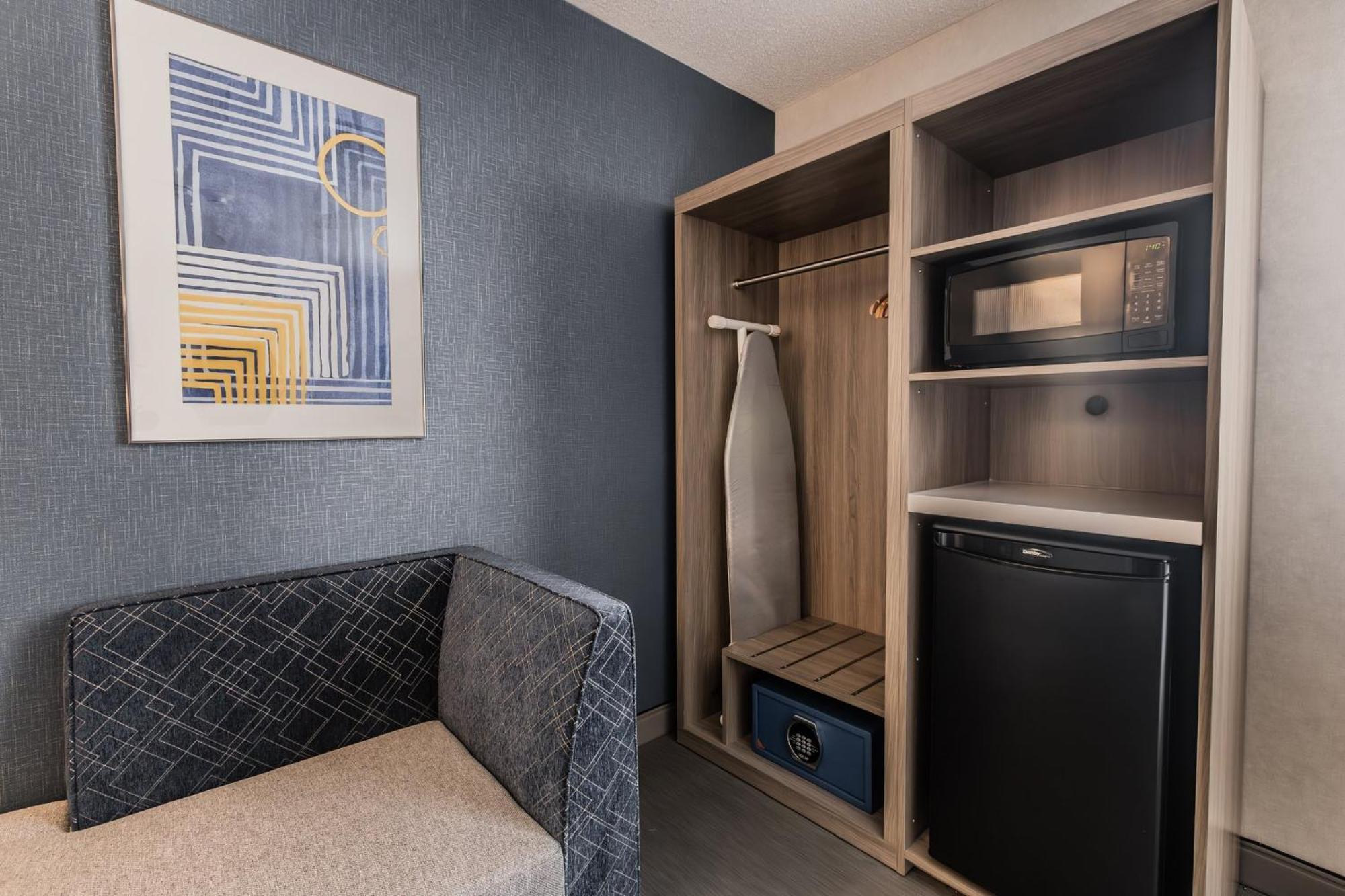 Holiday Inn Express Toronto-North York By Ihg מראה חיצוני תמונה