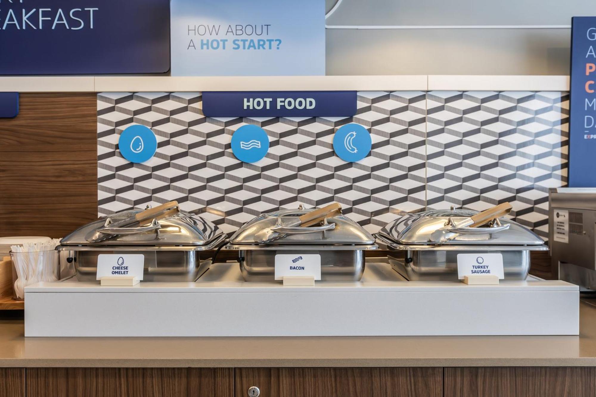 Holiday Inn Express Toronto-North York By Ihg מראה חיצוני תמונה