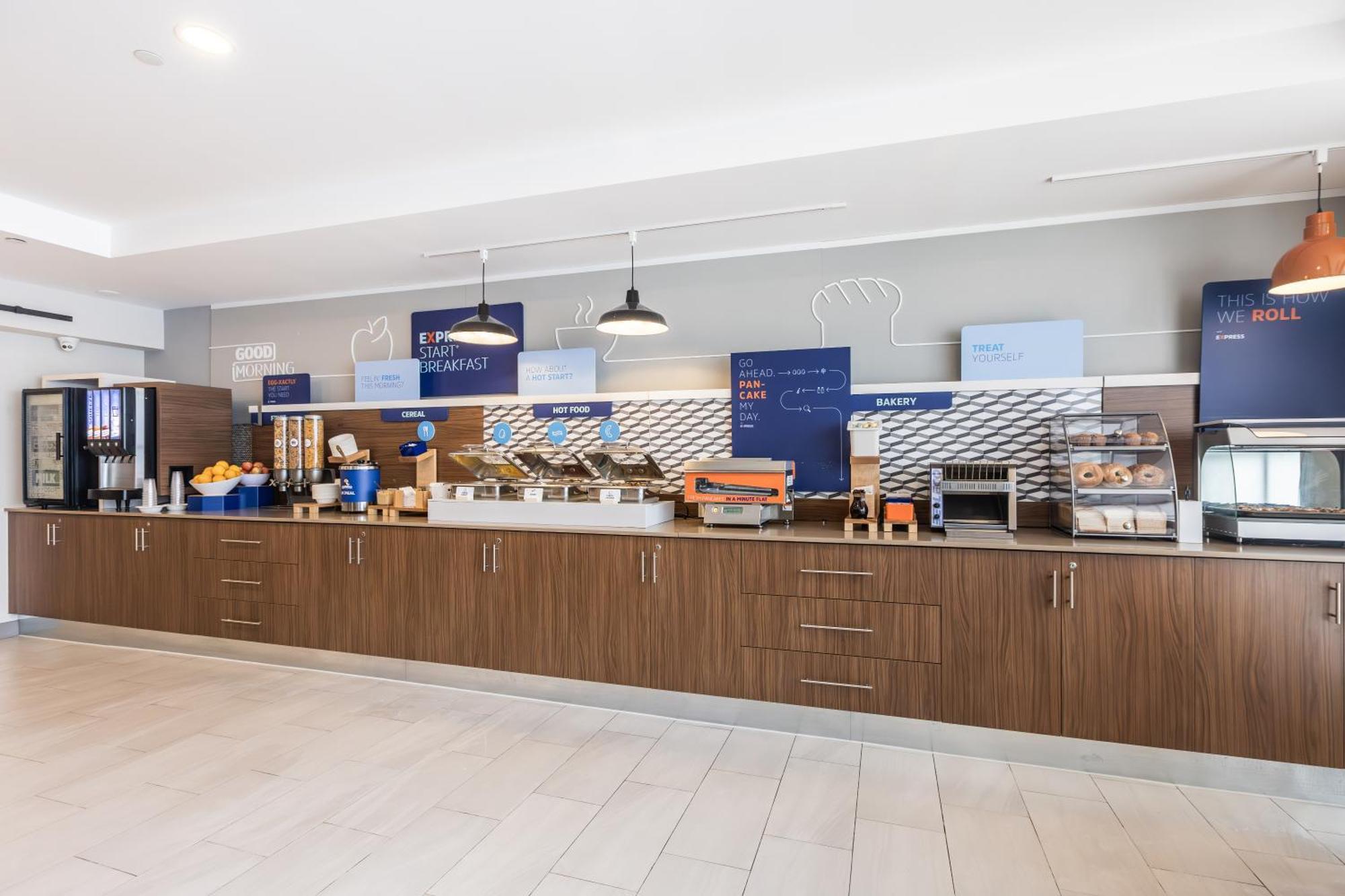 Holiday Inn Express Toronto-North York By Ihg מראה חיצוני תמונה